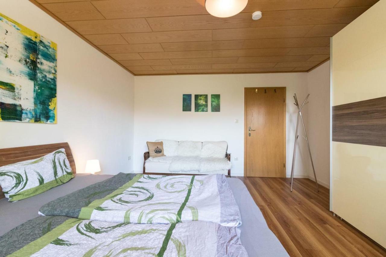 Villa-Doerr 100 m² + 1500m² Garten Wörrstadt Buitenkant foto
